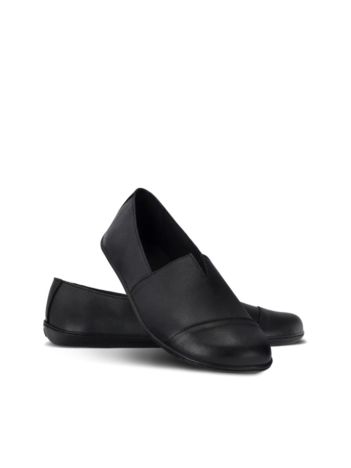 Rosaluna BL all black Barefoot Mocassins