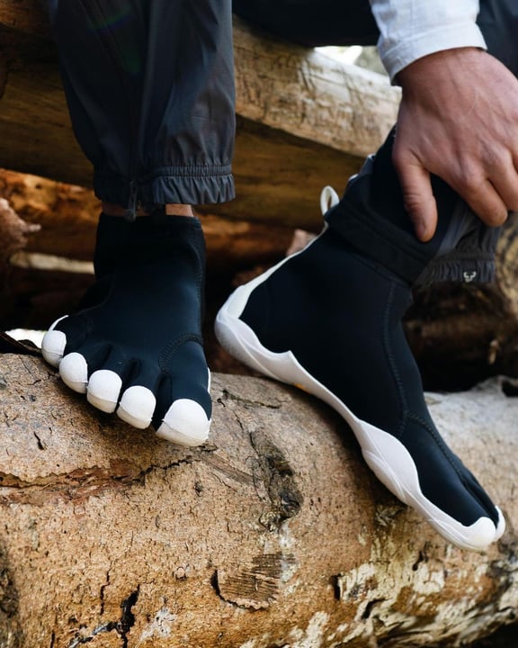 V-NEOP Men's Black VB Barefoot Sneakers