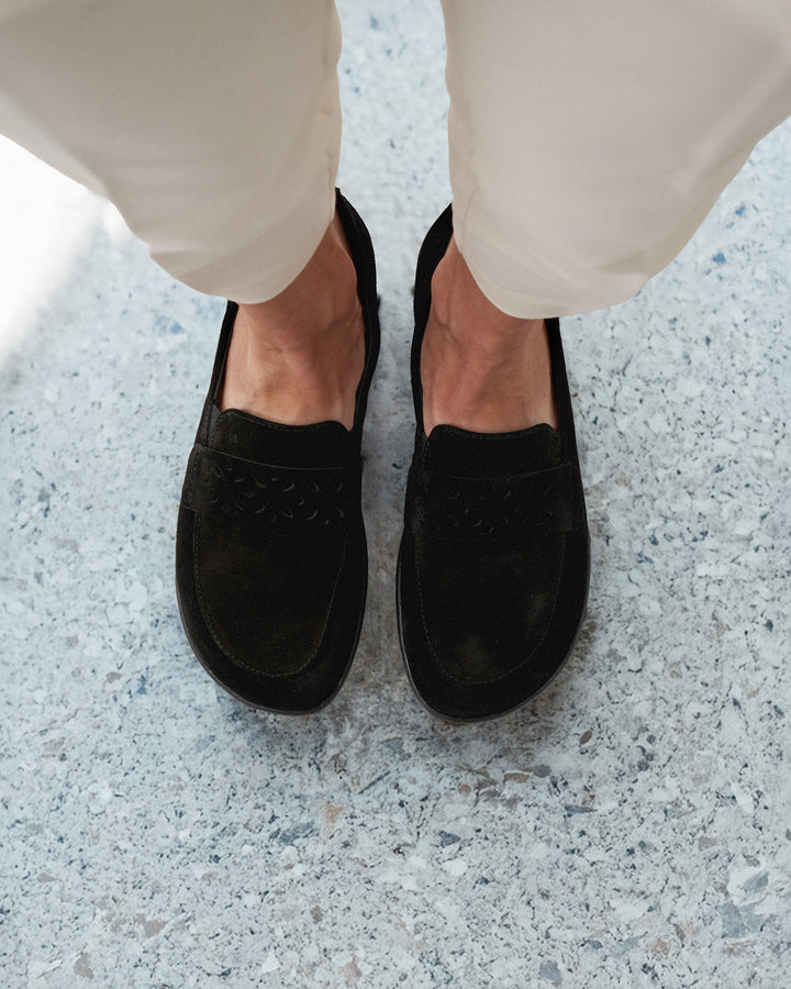 Bianca BL all black Barefoot Moccasins