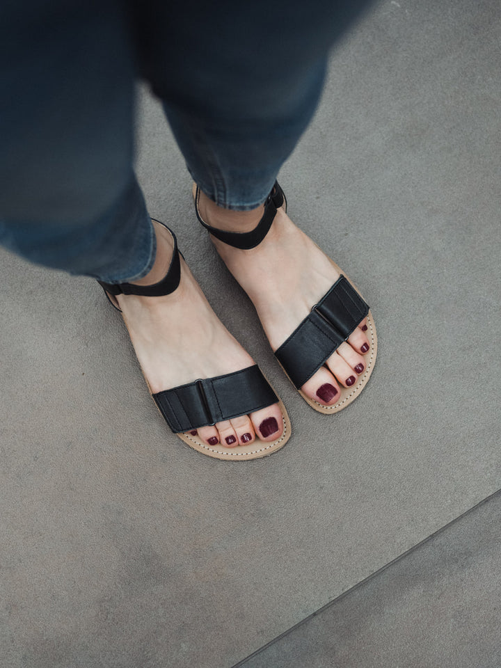 Iris BL black Barefoot Sandals